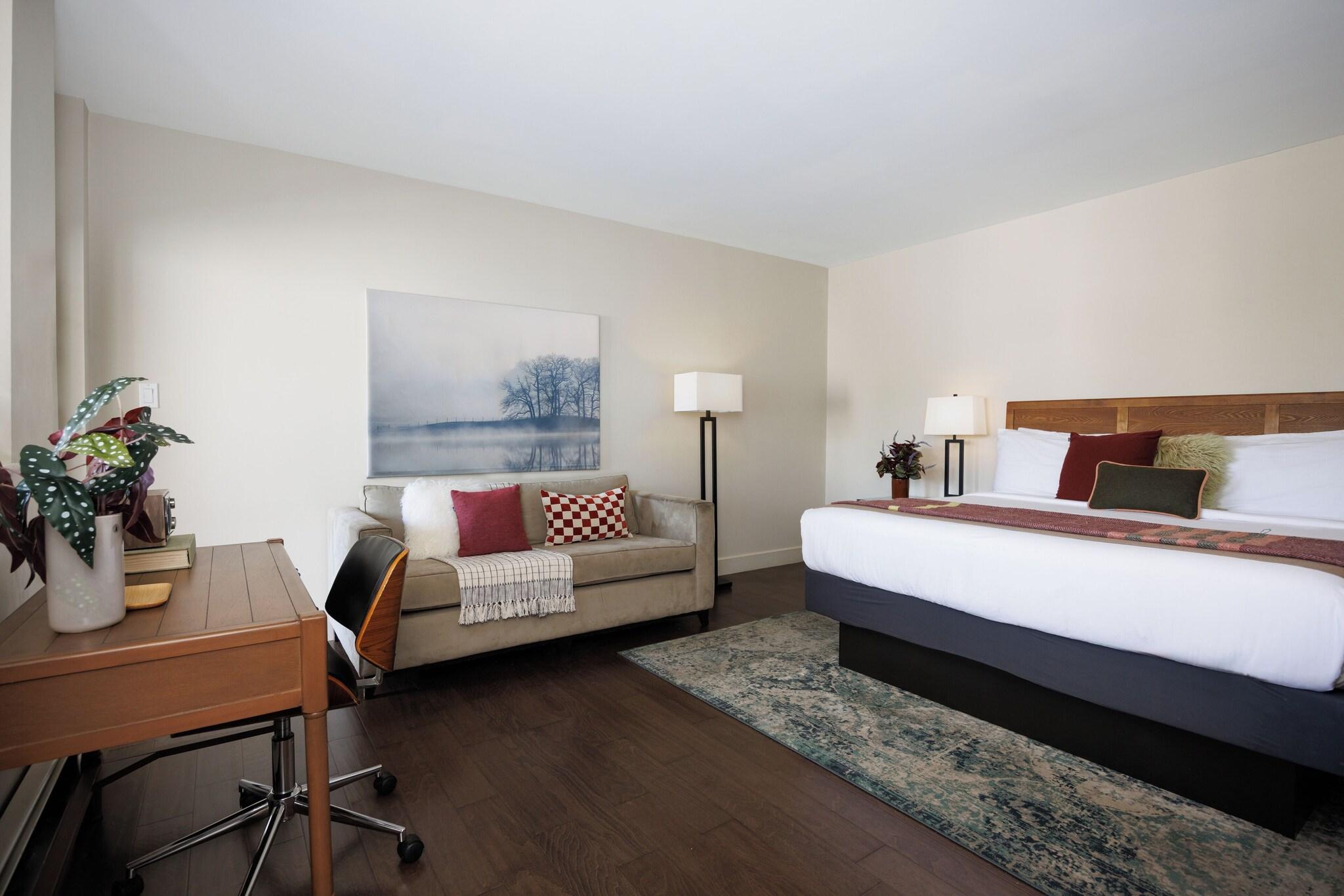 Suite Queen Size Bed