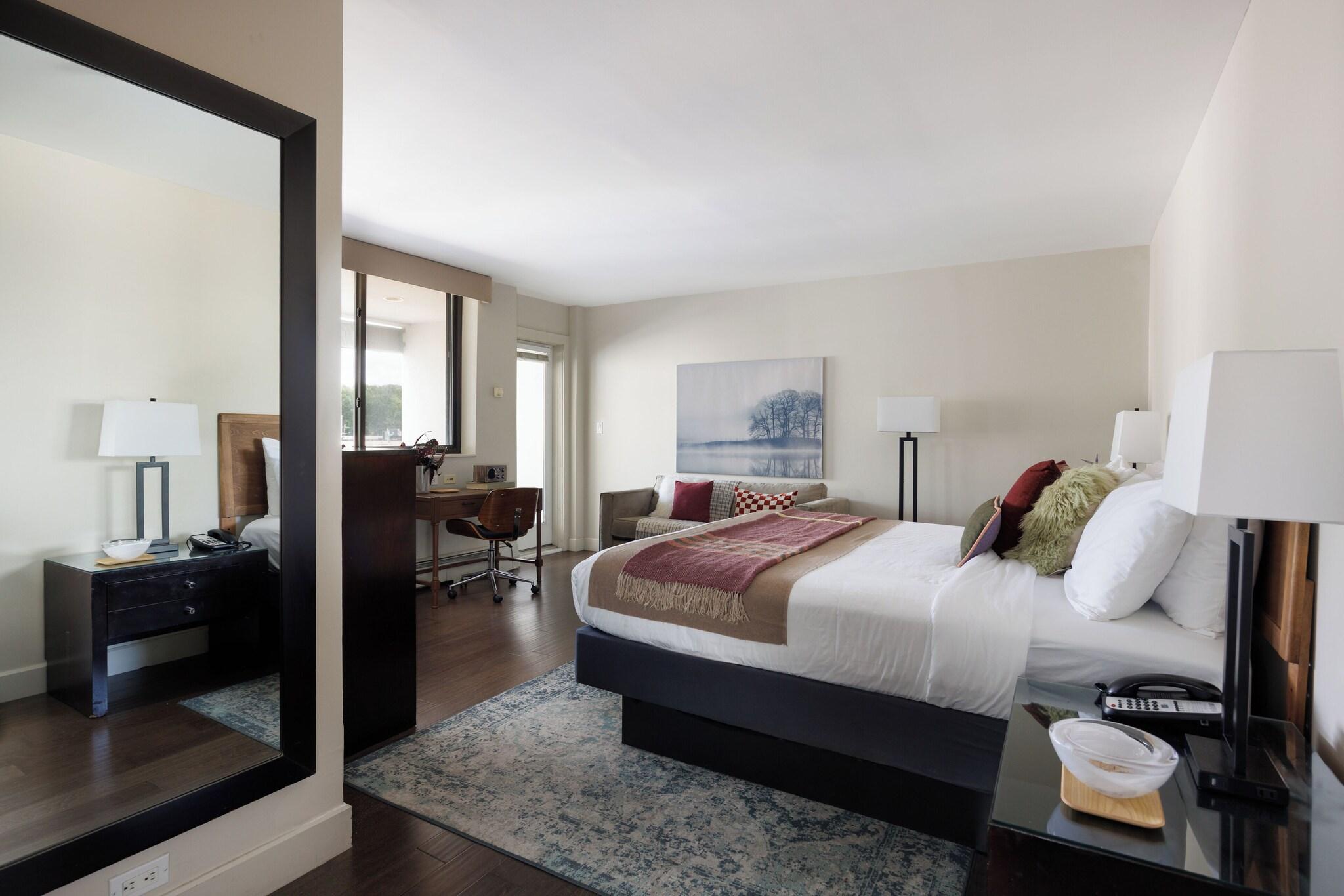 Suite Queen Size Bed