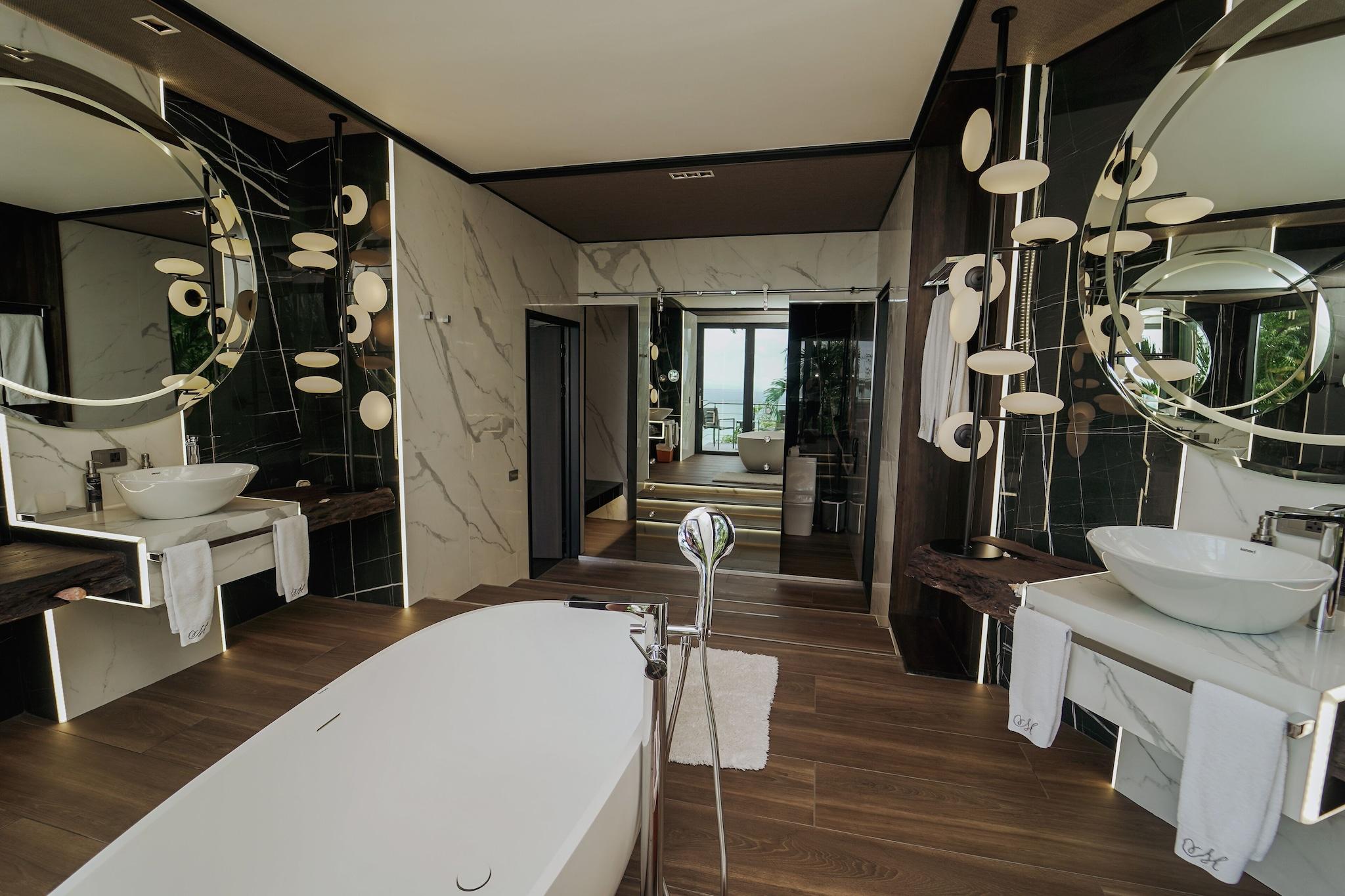 Double with Private Pool