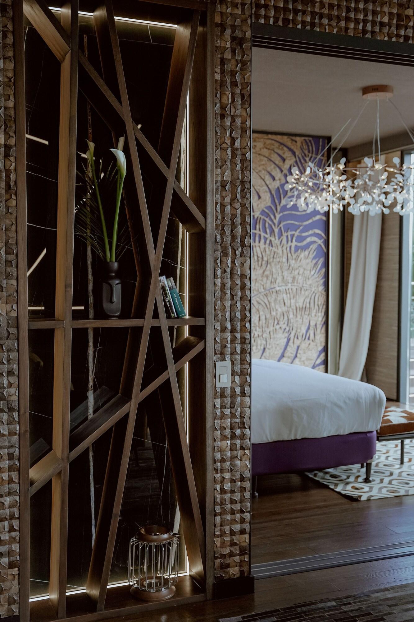 Double with Private Pool